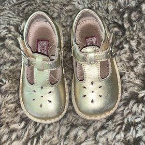 L’Amour Mary Janes size 6